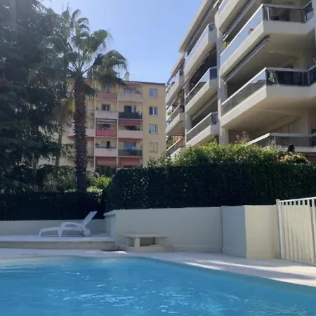 Apartment Escapade Cosy Avec Piscine Au Centre-ville - Ideal Pour Couples Et Professionnels